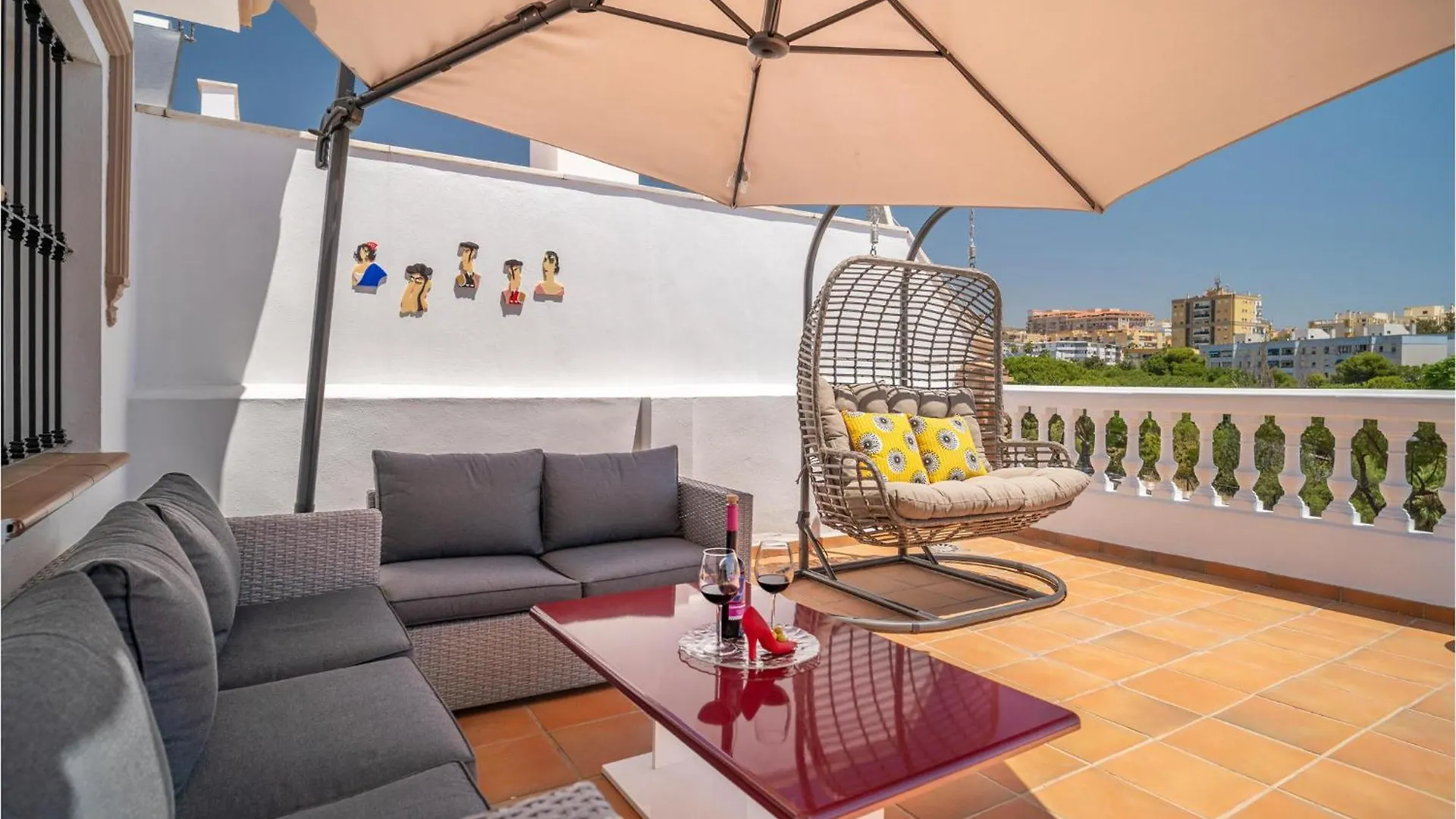 Amazing Home In Marbella With Kitchen Spanien