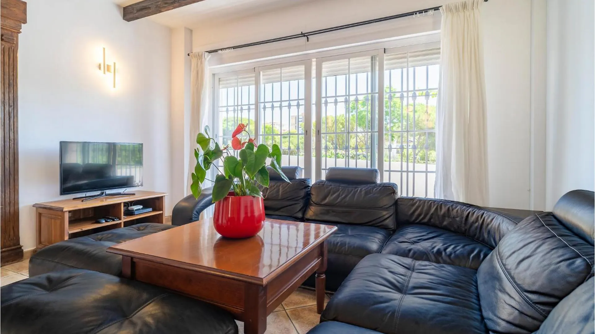 Amazing Home In Marbella With Kitchen Feriehus
